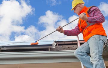 London Apprentice soft wash roof cleaning